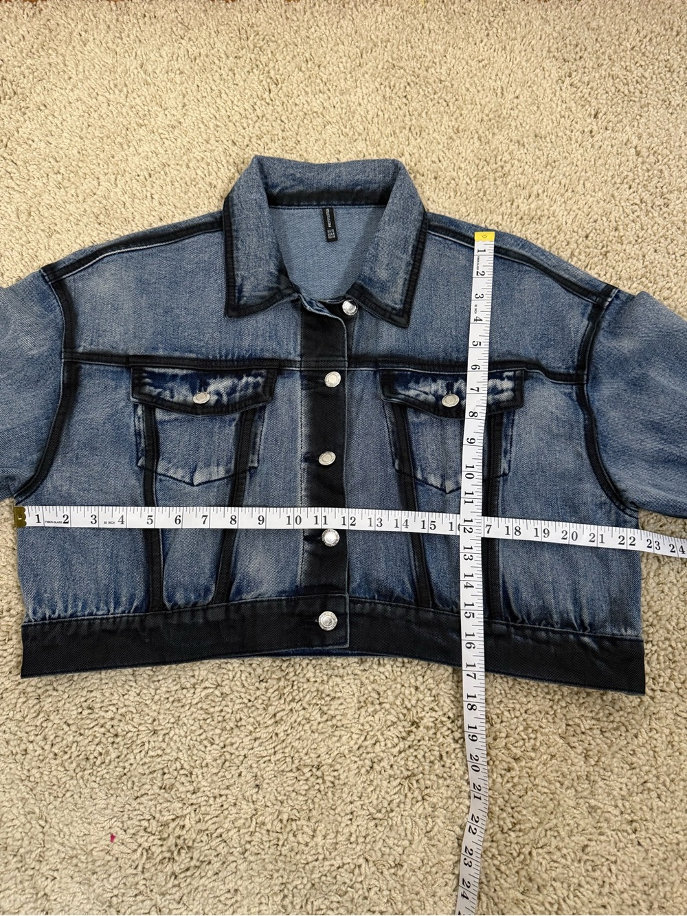 PrettyLittleThing Acid Wash Cropped Denim Jacket Black Contrast US 6 - Picture 6 of 16